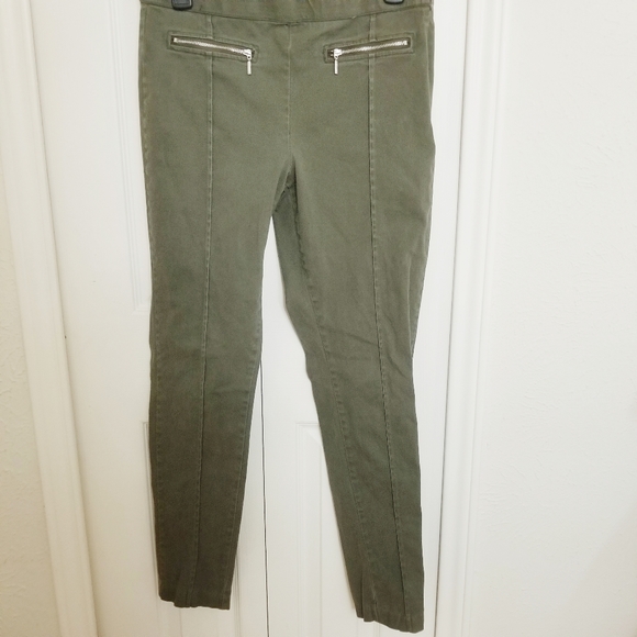 Green Zippered Jeggings - Picture 4 of 8